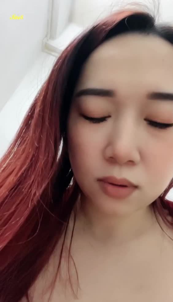 新婚小少妇男人不在家只能靠香蕉排解寂寞2